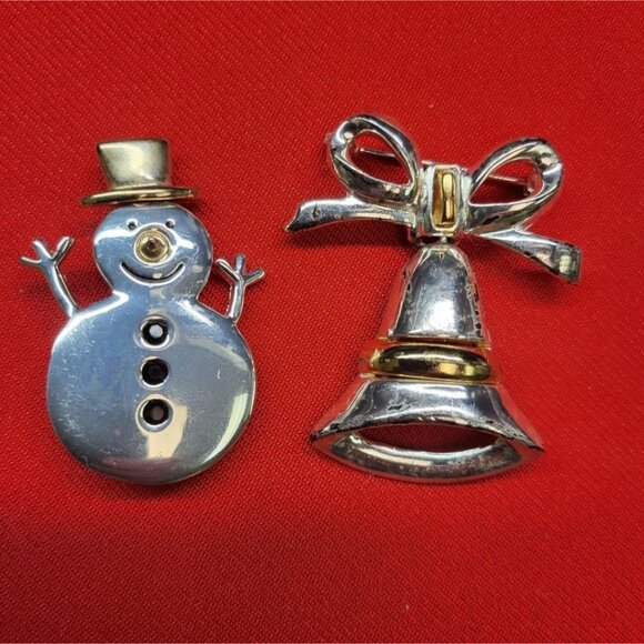 Christmas Pins Brooches Gold & Silver Snowman Signed TC Christmas Bell - Picture 1 of 11